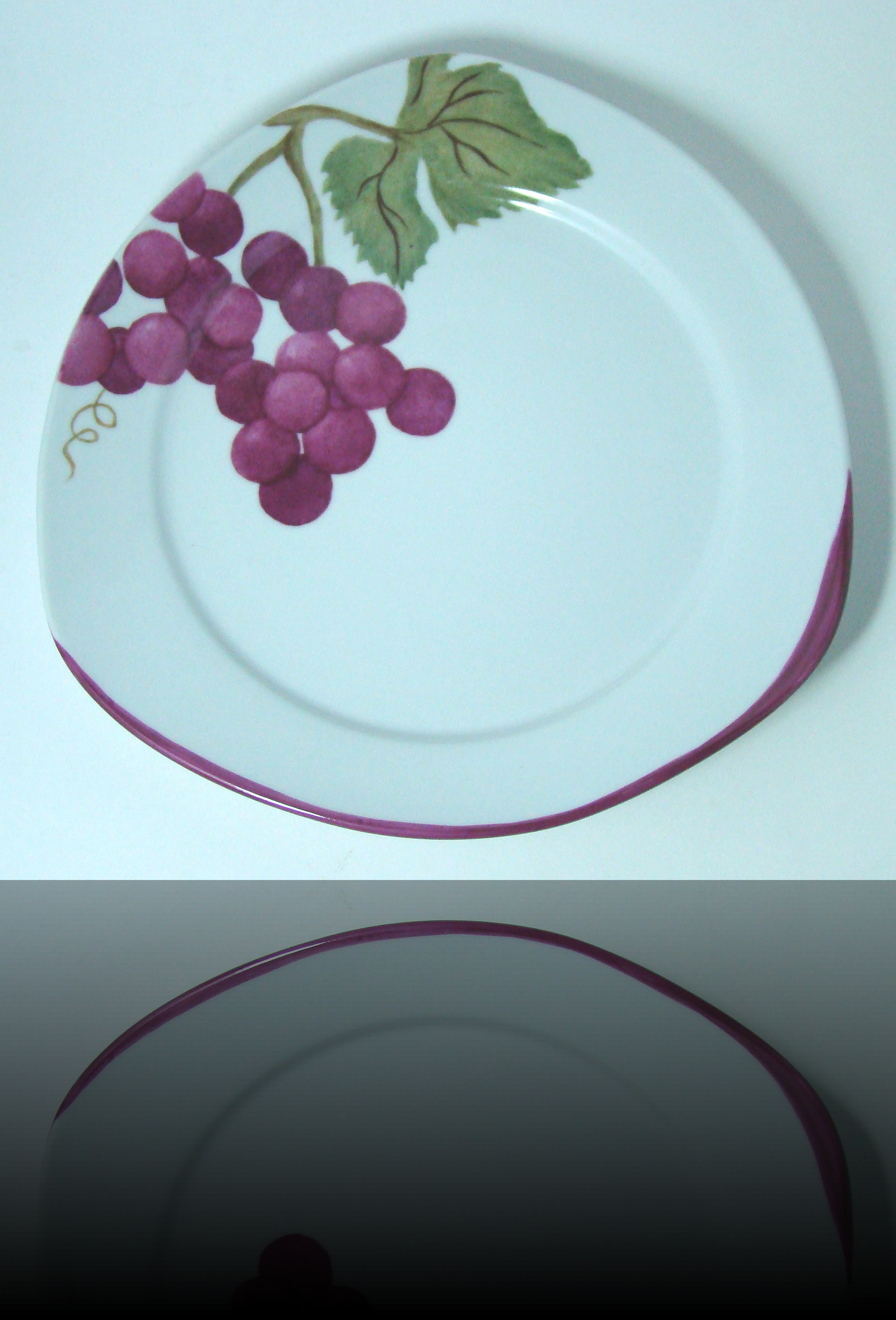 assiette triangle raisin