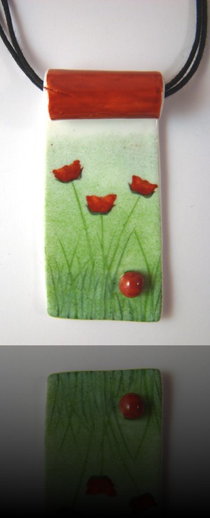 collier de printemps trois coquelicots