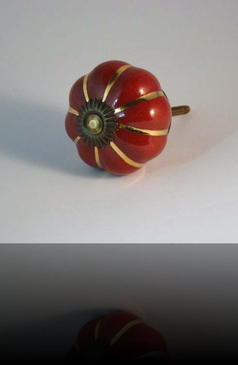 bouton de tiroir fleur rouge et Or