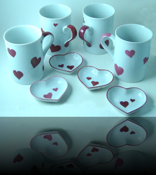 4 mugs et coupelles coeur